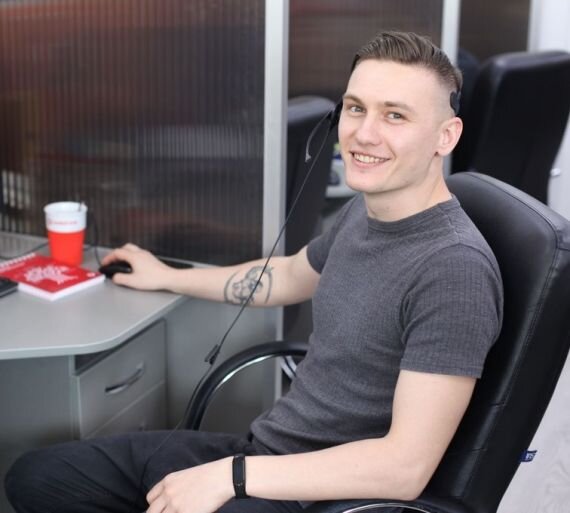 Спеціаліст з телефонних продажів